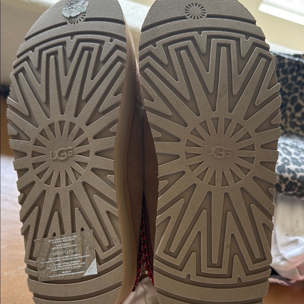 UGG Tan tasman slides - Picture 4 of 4